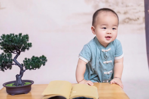 昌都宝宝爱吐奶是什么原因